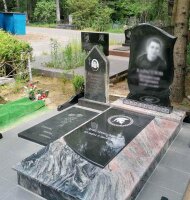 Подиум из гранита мультиколор